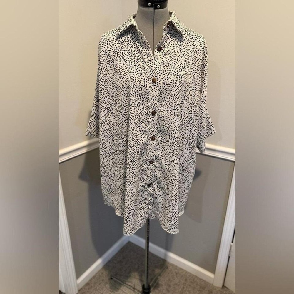 Easel Women‎ Black White Animal Print Button Small Shirt Blouse Dolmen Sleeves